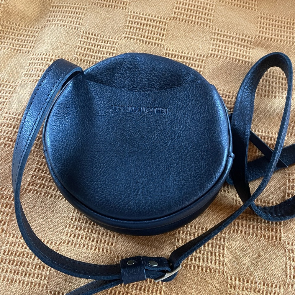 Portland Leather Black Round Crossbody Bag - Picture 7 of 7